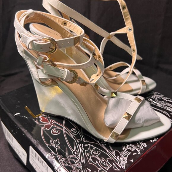 Lilian NIB White‎ Studded Wedges Sz 6 - Picture 2 of 5